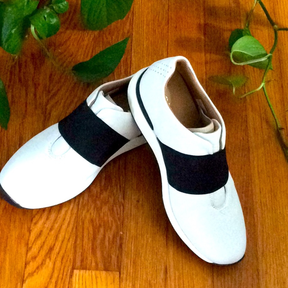 VIONIC CODIE  SKIP ON SNEAKERS